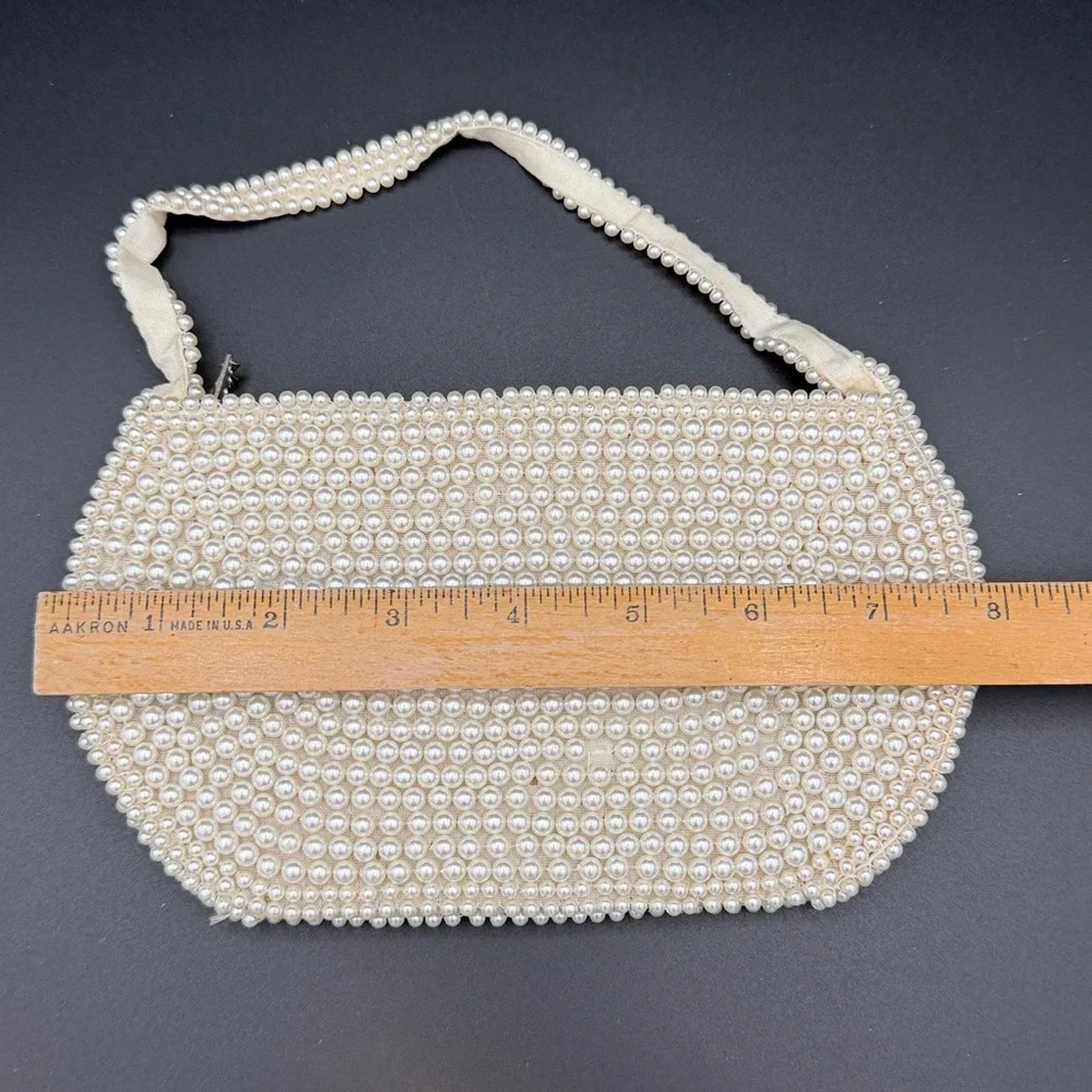 Elegant Pearl-Embellished Cream Handbag - Picture 5 of 11